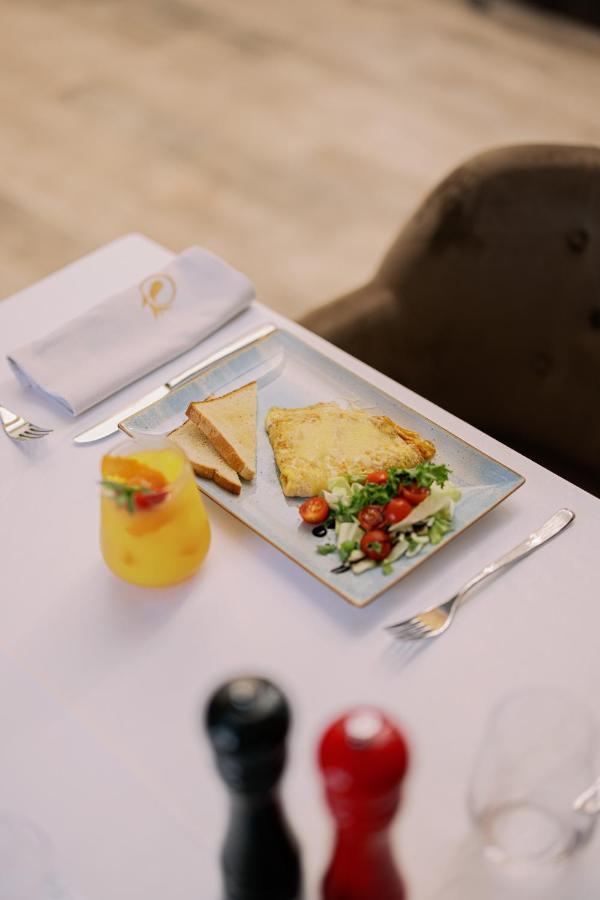Haller Boutique เตอร์กู-มูเรช ภายนอก รูปภาพ